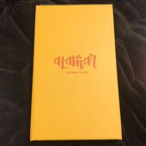 Alamar eye Shadow Palette